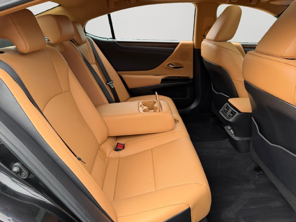 Certified 2024 Lexus ES 350 w/ Premium Package FWD image 9