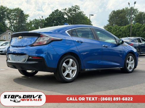 Used 2017 Chevrolet Volt LT w/ Comfort Package FWD image 5