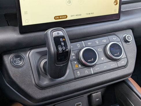 Used 2023 Land Rover Defender 130 X image 21