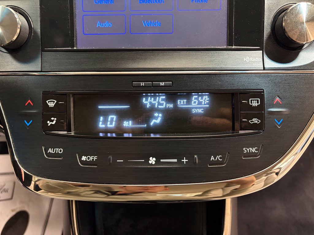 Used 2014 Toyota Avalon XLE Touring FWD image 22