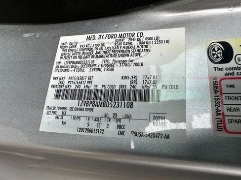 Used 2013 Ford Mustang Coupe image 28