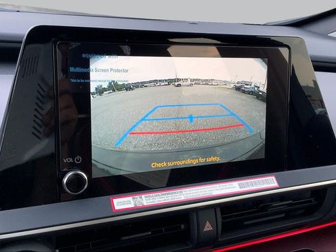 Used 2026 Toyota Prius Plug-In Hybrid FWD image 50