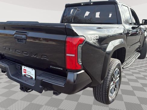 Used 2024 Toyota Tacoma TRD Sport image 8