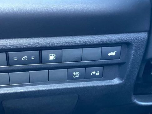 New 2025 Mitsubishi Outlander SE image 14