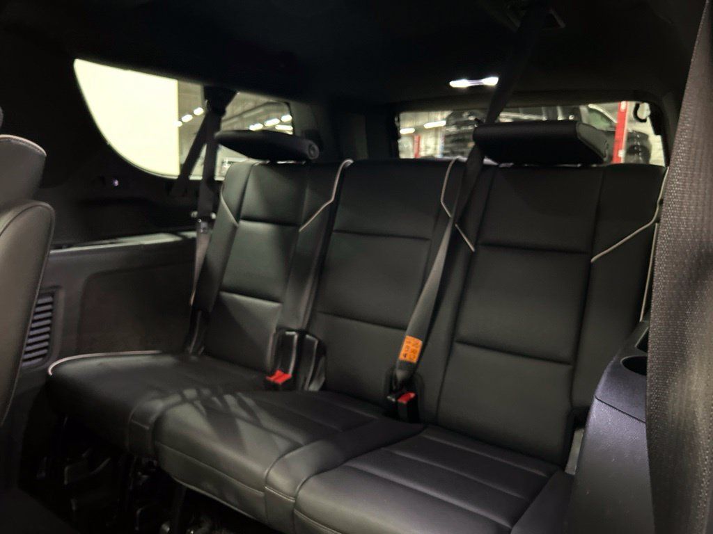 Used 2023 Cadillac Escalade ESV Sport w/ LPO, ONYX Package AWD/4WD image 30