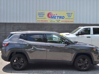 Used 2022 Jeep Compass Latitude w/ Sun and Sound Group image 1