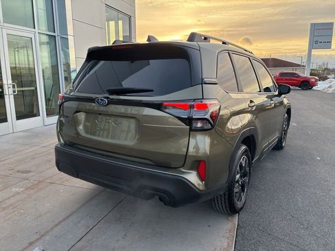 Used 2025 Subaru Forester Premium image 11