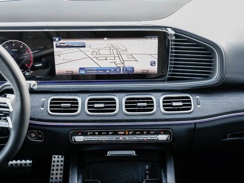 New 2026 Mercedes-Benz GLS 450 4MATIC image 11