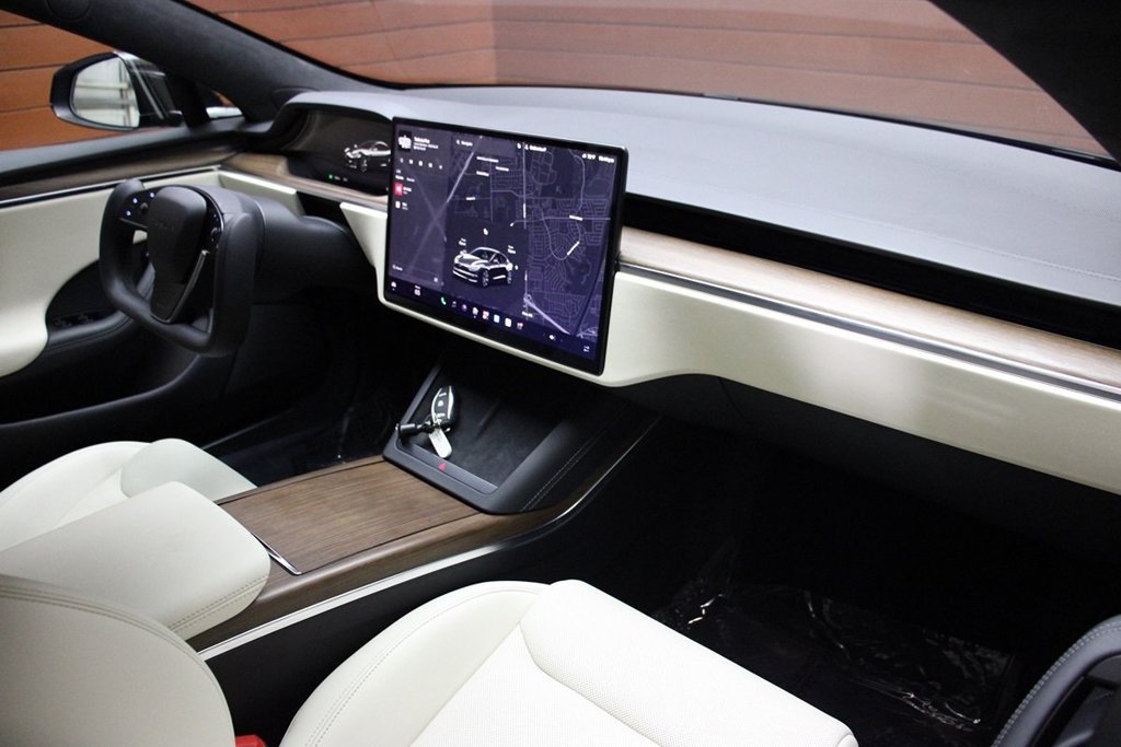 Used 2022 Tesla Model S AWD/4WD image 26