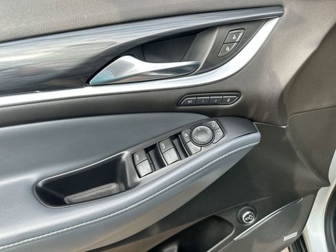 Used 2022 Buick Enclave Premium image 18