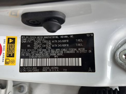 Used 2019 Toyota Highlander XLE FWD image 37