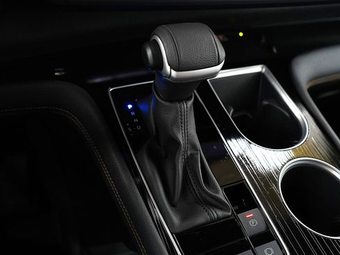 Used 2025 Toyota Sienna XLE Woodland Edition image 26