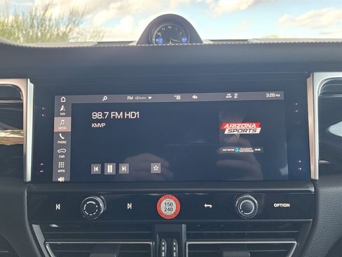 Used 2024 Porsche Macan w/ Premium Plus Package image 38