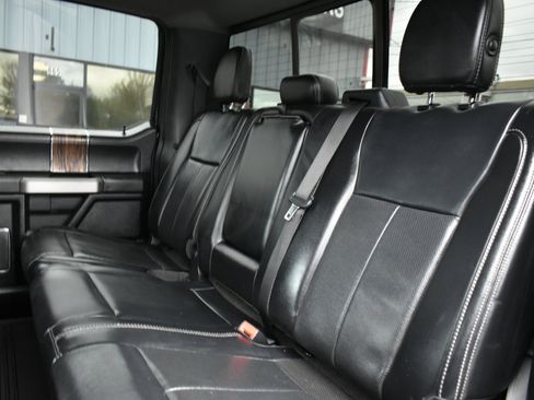 Used 2019 Ford F150 Lariat image 26