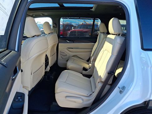 New 2025 Jeep Grand Cherokee L Limited image 7