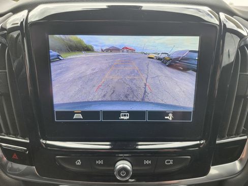 Used 2023 Chevrolet Traverse LT FWD image 20
