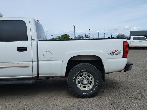 Used 2005 Chevrolet Silverado 2500 LS w/ Heavy-Duty Power Package image 9