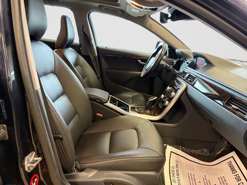 Used 2016 Volvo XC70 T5 Premier w/ Proximity Package image 18