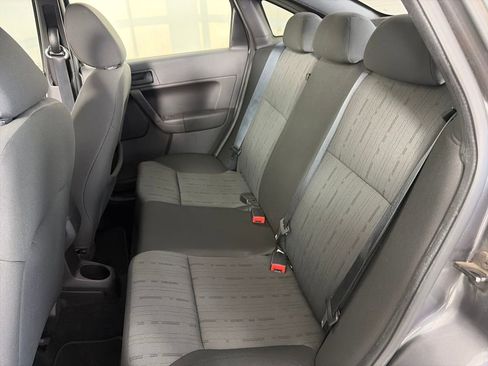 Used 2010 Ford Focus SE image 13