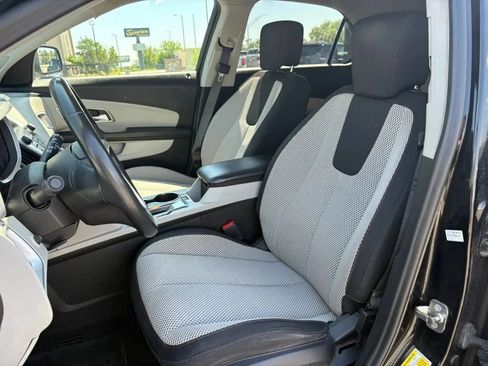 Used 2017 Chevrolet Equinox LT w/ Driver Confidence Package II AWD/4WD image 19