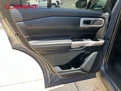 Used 2021 Ford Explorer XLT w/ Equipment Group 202A RWD image 41