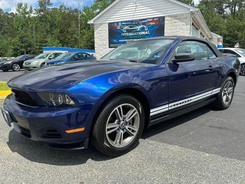 Used 2010 Ford Mustang Premium RWD image 1