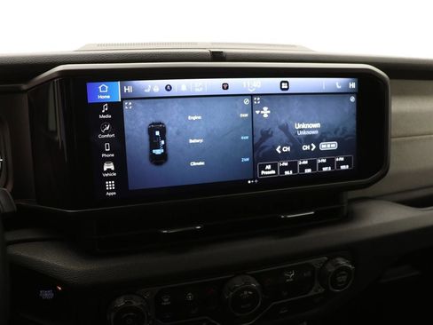 Used 2024 Jeep Wrangler Unlimited AWD/4WD image 21