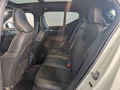 Used 2022 Volvo XC40 P8 Recharge Plus image 29