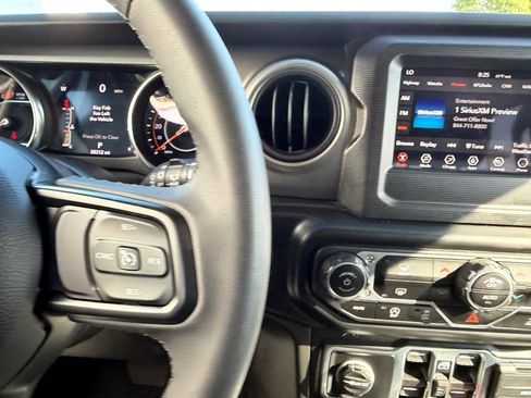Used 2023 Jeep Wrangler Unlimited Sport AWD/4WD image 12