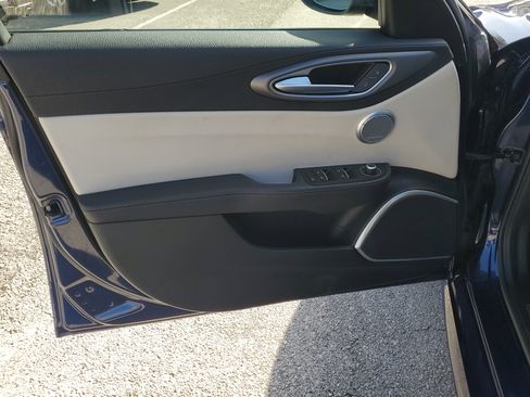 Used 2020 Alfa Romeo Giulia Ti Sport image 19