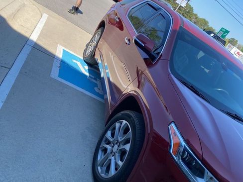 Used 2018 Chevrolet Traverse Premier image 7