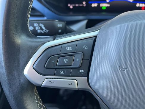 Used 2024 Volkswagen Taos SE image 15