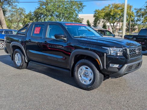 Certified 2024 Nissan Frontier SV w/ Hardbody Edition image 2