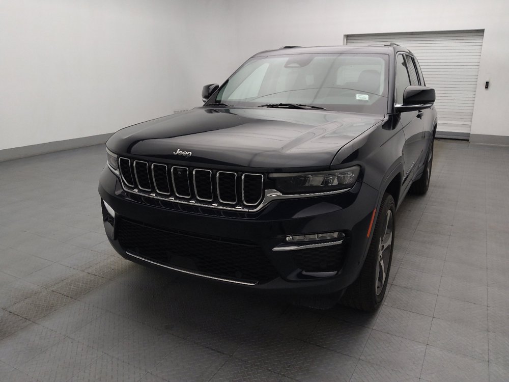 Used 2023 Jeep Grand Cherokee Limited w/ Luxury Tech Group II AWD/4WD image 15