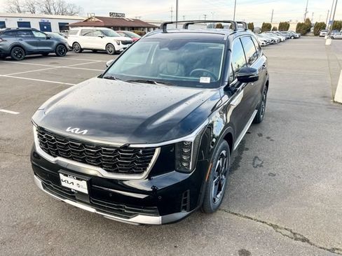 Certified 2026 Kia Sorento EX AWD/4WD image 4