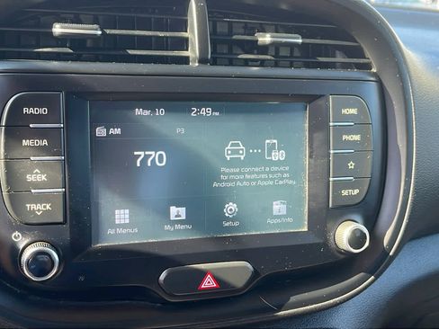 Used 2020 Kia Soul LX image 16