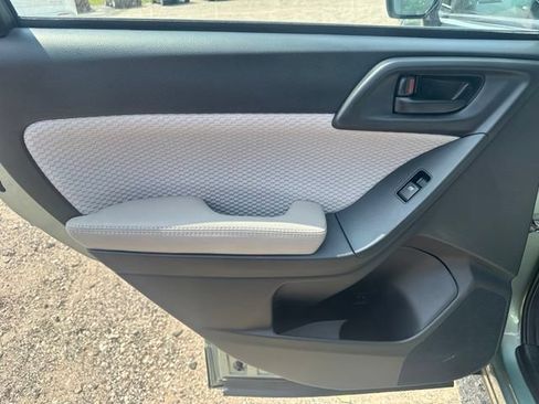 Used 2017 Subaru Forester 2.5i AWD/4WD image 22