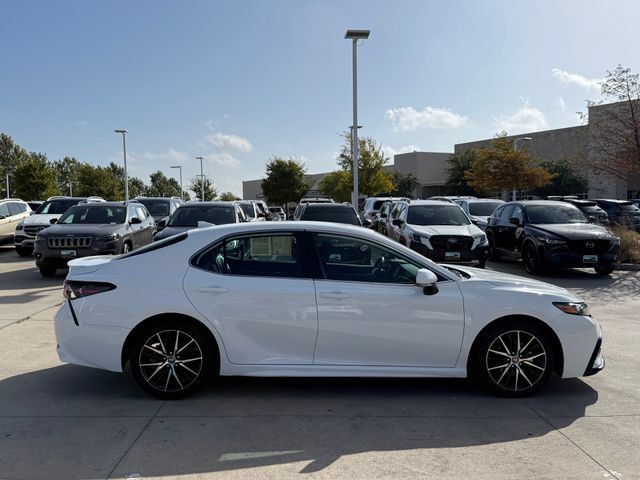 Used 2023 Toyota Camry SE FWD image 6
