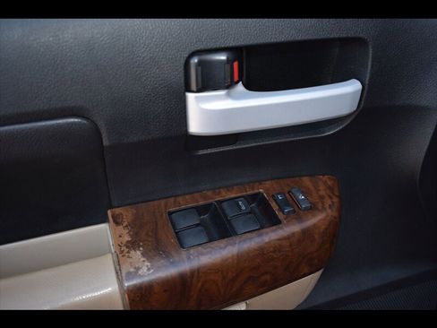 Used 2013 Toyota Tundra Limited image 17