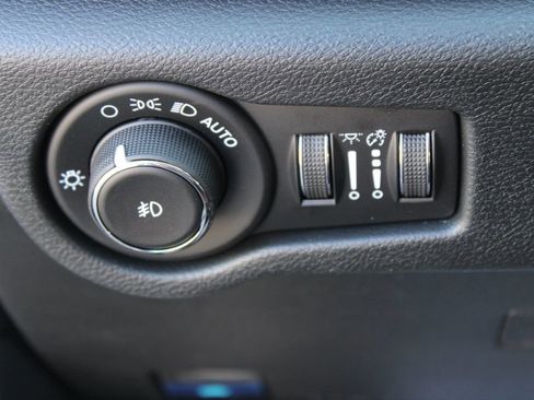 New 2026 Chrysler Pacifica Pinnacle image 32