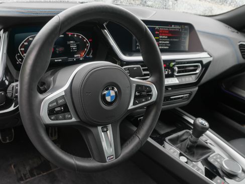 Used 2026 BMW Z4 M40i RWD image 9