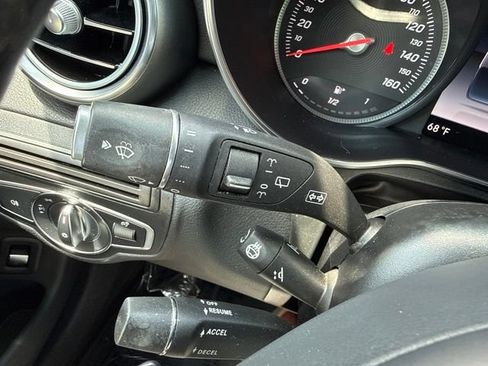 Used 2018 Mercedes-Benz GLC 300 4MATIC image 19