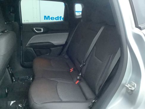 Used 2025 Jeep Compass Sport image 13