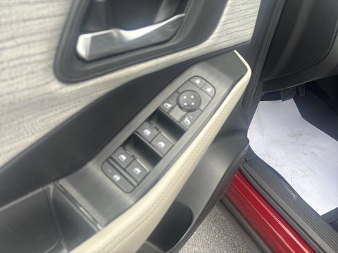 Used 2023 Nissan Rogue SV AWD/4WD image 16