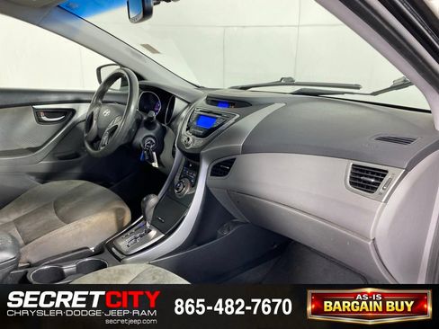 Used 2013 Hyundai Elantra GLS w/ Preferred Pkg FWD image 30