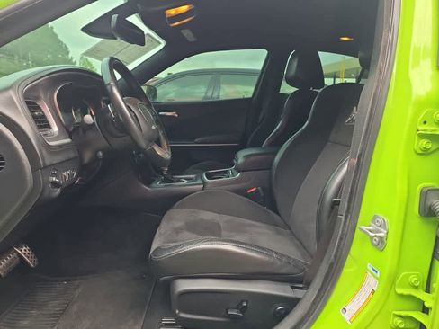 Used 2019 Dodge Charger Scat Pack w/ Dynamics Package image 2