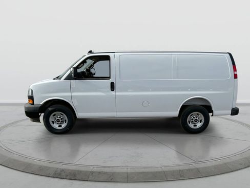 New 2025 GMC Savana 2500 w/ Driver Convenience Package RWD image 5