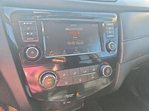 Used 2019 Nissan Rogue S w/ Special Edition Package AWD/4WD image 16