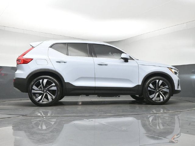 Used 2024 Volvo XC40 B5 Ultimate AWD/4WD image 42