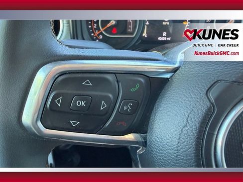 Used 2025 Jeep Wrangler Unlimited Sahara AWD/4WD image 17
